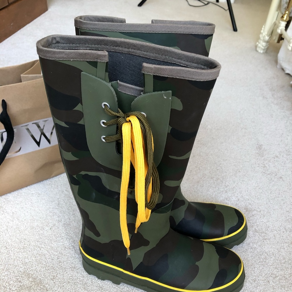 EUC - J.Crew - Camouflage Rain Boots $65